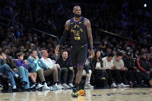 帕金斯：防守端才是湖人最需要詹姆斯的地方 他拥有极高的球商